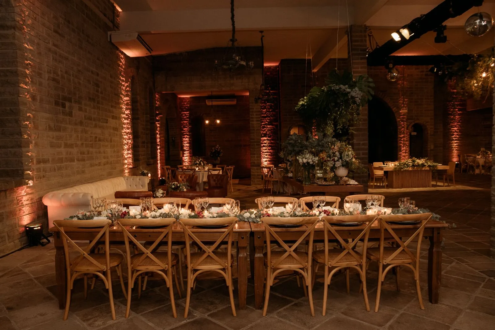 Dining Etiquette for Wedding Guests
